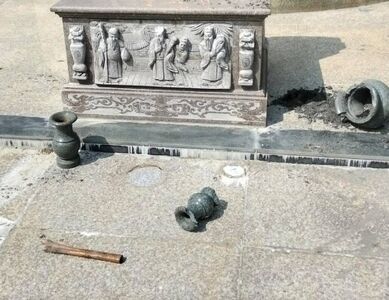 男闖鹿港公墓砸百年古董！香爐花盆碎滿地　里長怒：會有現世報