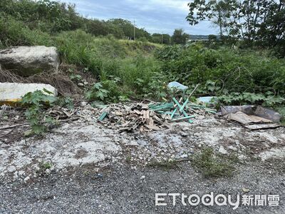 苗栗男修繕屋樑亂丟2噸石棉瓦廢棄物　廠商1張單據露餡恐重罰
