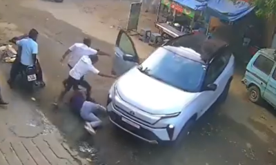 新電動車「召喚功能」疑失靈！突倒車輾斃駕駛　畫面曝光