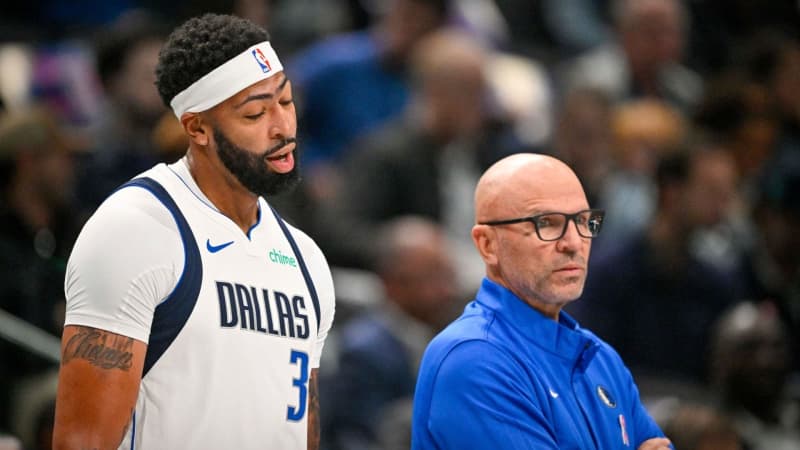 Oct 29, 2025; Dallas, Texas, USA; Dallas Mavericks forward Anthony Davis (3) exchanges words with Dallas Mavericks head coach Jason Kidd as Davis walks off the court during the first quarter at the American Airlines Center | Credits- Jerome Miron-Imagn Images