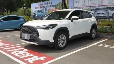 開共享出租車「想睡覺」自撞護欄翻覆　男嫌貴仍被判賠28萬