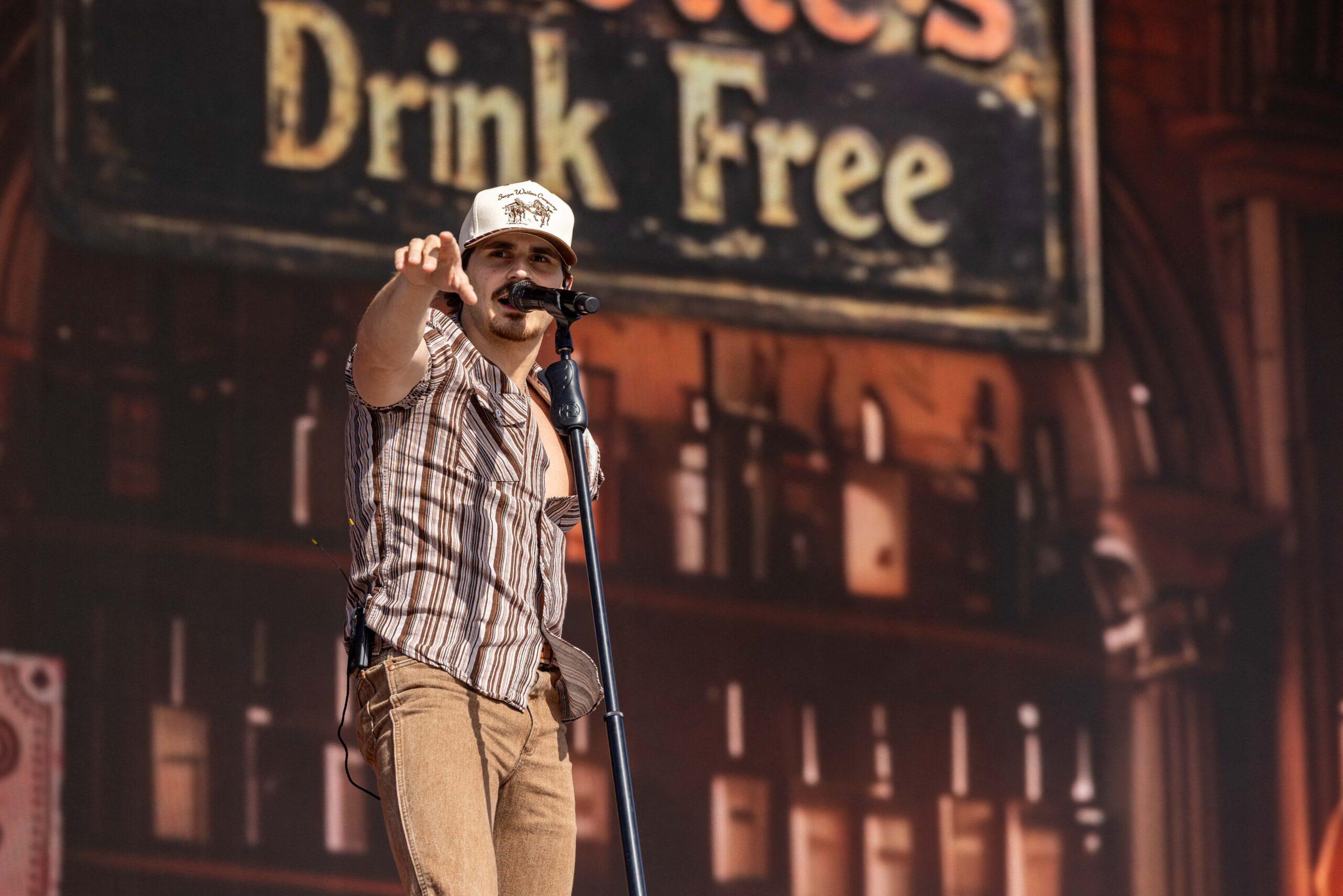 Tucker Wetmore at Stagecoach Music Festival 2025