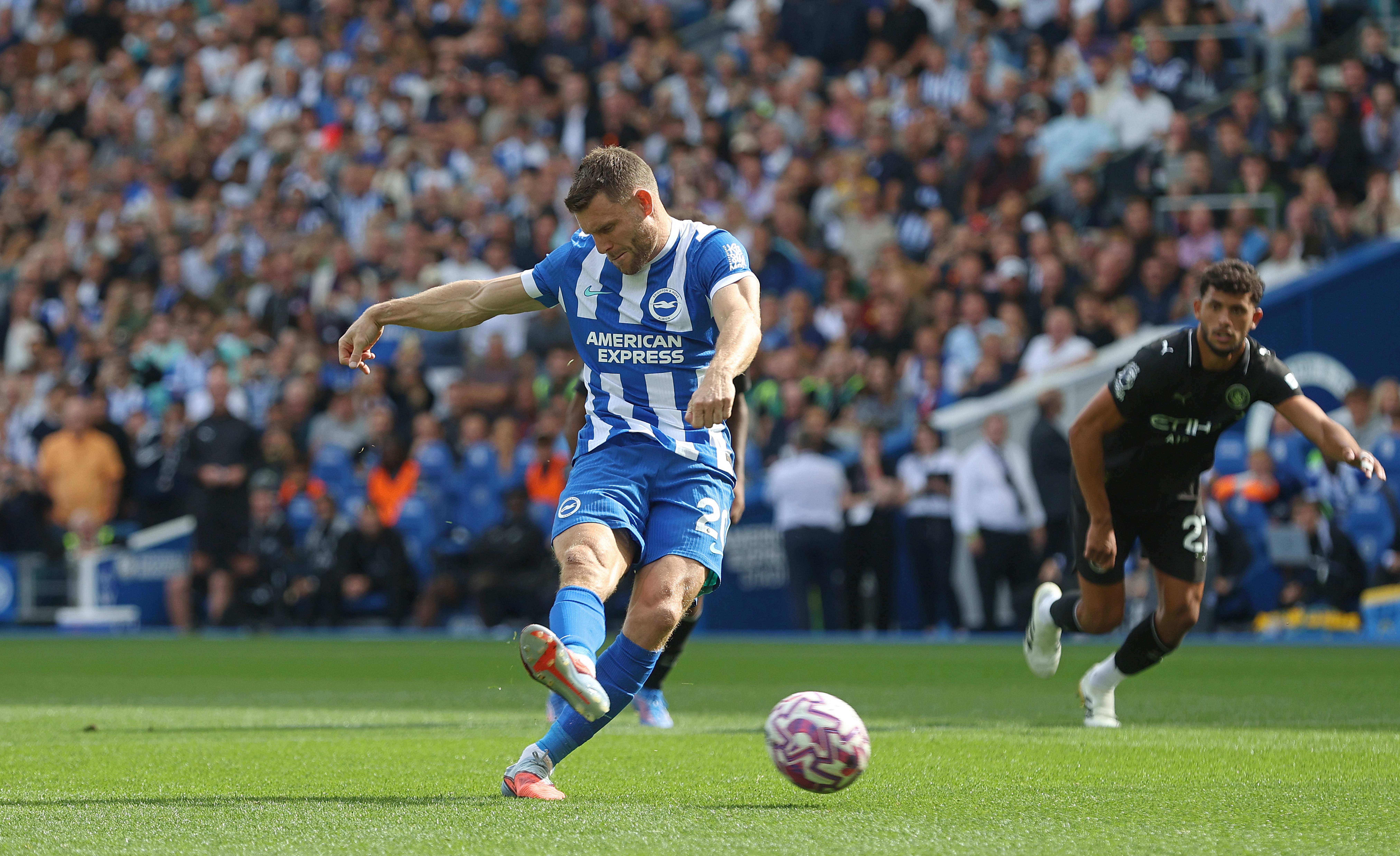 BRIGHTON, ENGLAND - AUGUST 31: James Milner of Brighton & Hove Albion scores a goal from a penalty kick to make the score 1-1 during the Premier League match between Brighton & Hove Albion and Manchester City at Amex Stadium on August 31, 2025 in Brighton, England. (Photo by Crystal Pix/MB Media/Getty Images)