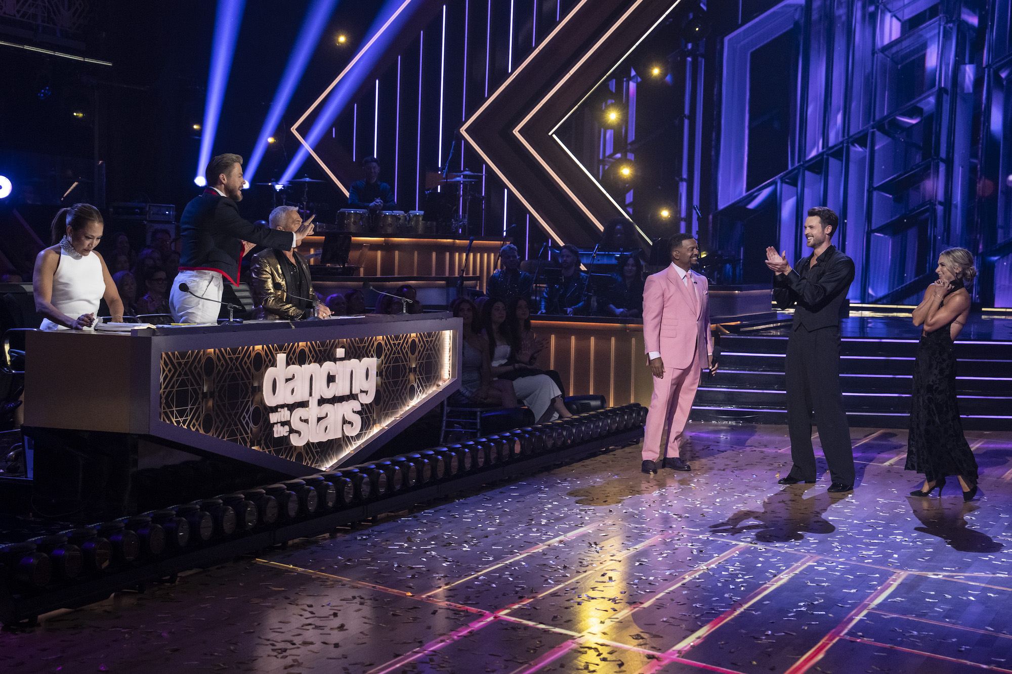 Dylan-Efron-DWTS-GettyImages-2238026762