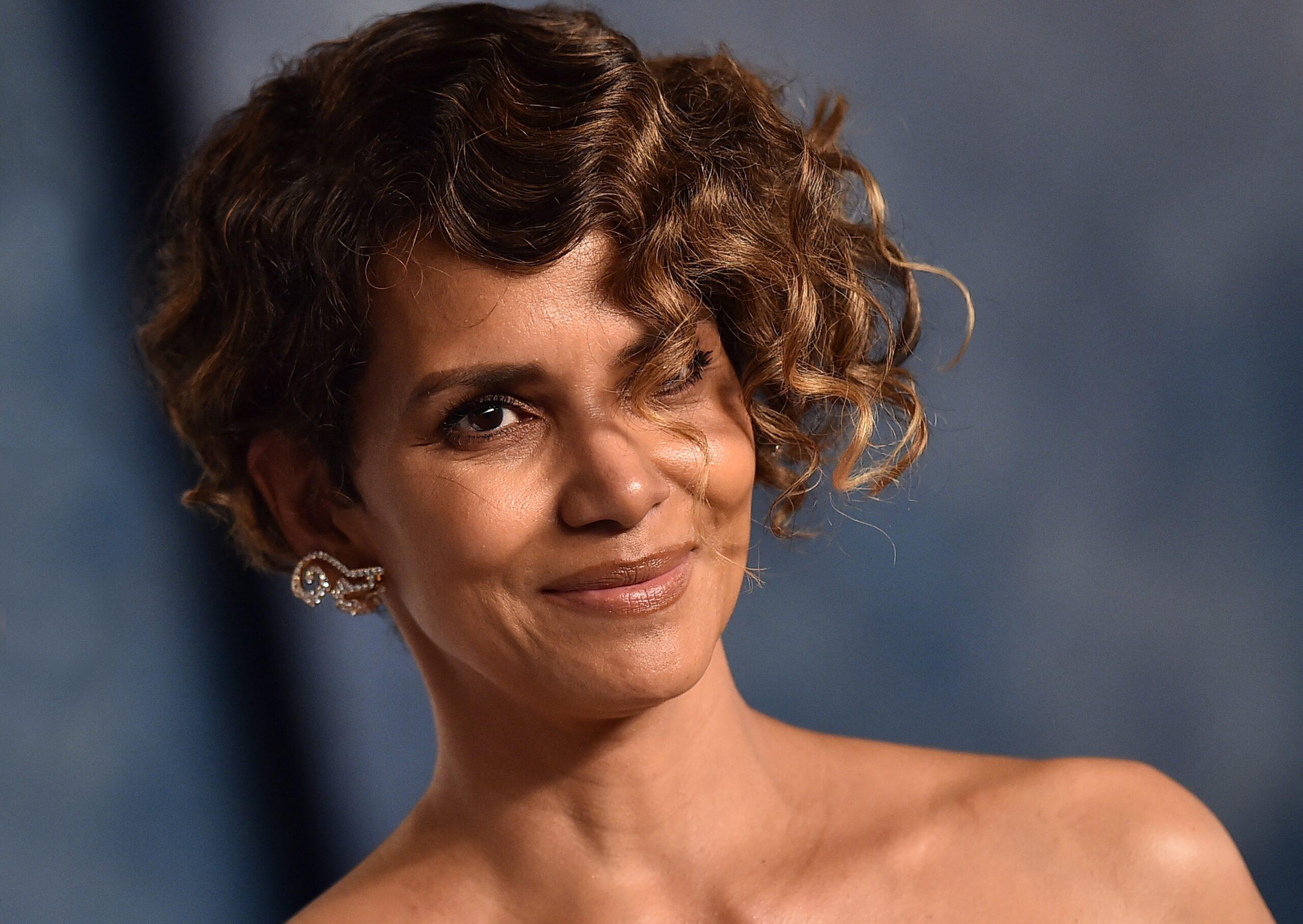 Halle Berry at Vanity Fair Oscar Party