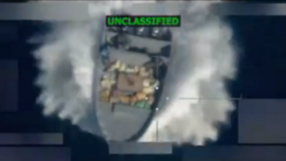 当地时间11月10日，美国国防部长赫格塞思在社交平台X发布视频，显示美军9日在东太平洋国际水域击沉两艘涉嫌&ldquo;贩毒&rdquo;的船只，致死6人