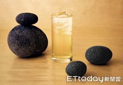 青山連開7門市、鶴茶樓迎2家新店！　開幕日爽喝免費飲料