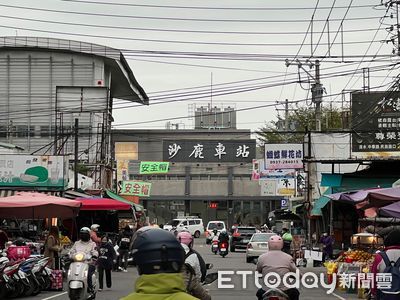 沙鹿車站2男吵架！莽男車上取刀「四處找人」揮砍　釀傷判拘役