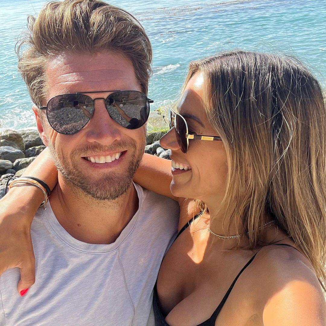 Pregant Jana Kramer & Fiancé Allan Russell Sneak Off For The First Time Together