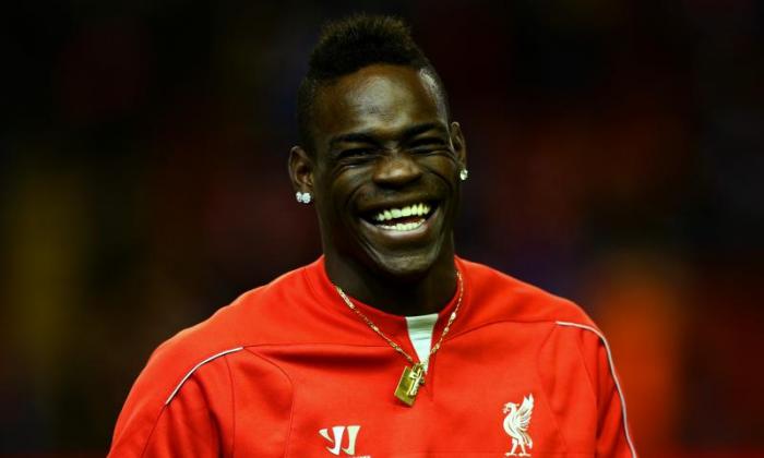 Mario Balotelli risks wrath of Liverpool supporters by tweeting support to Raheem Sterling