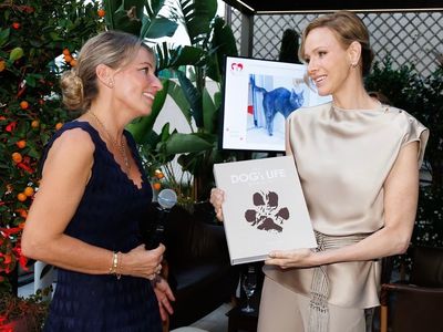 摩納哥王妃全套Armani致敬已故大師　配25萬珍珠耳環優雅大氣