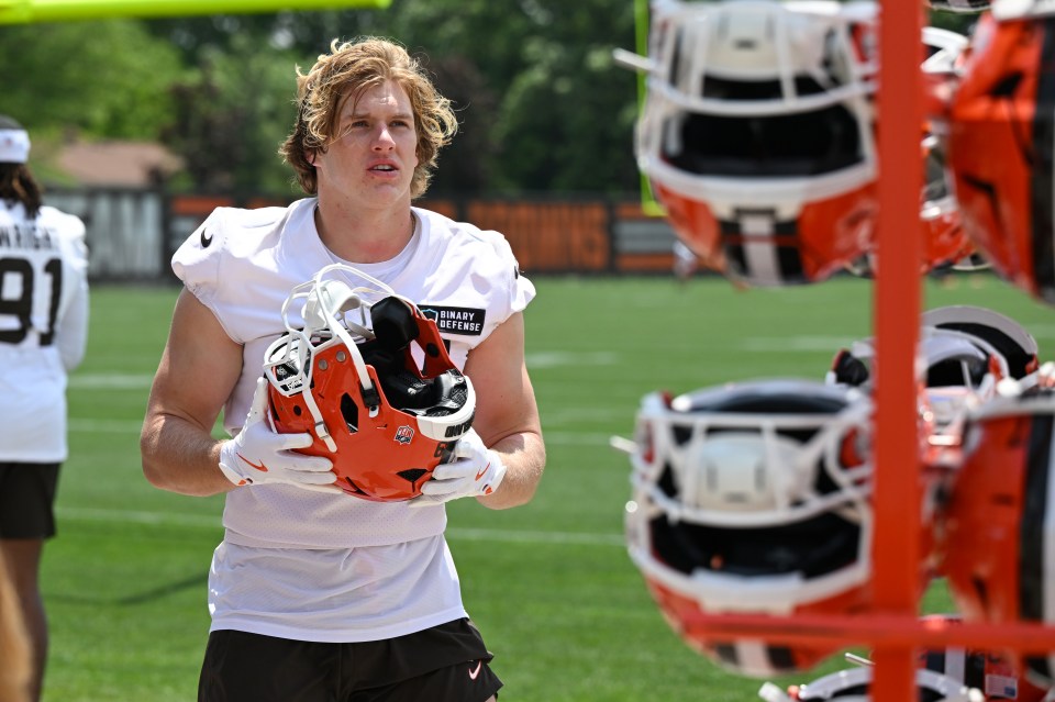 BEREA, OHIO - JUNE 10: Carson Schwesinger #49 of the Cleveland Browns walks off the field after Cleveland Browns mandatory minicamp at CrossCountry Mortgage Campus on June 10, 2025 in Berea, Ohio. (Photo by Nick Cammett/Diamond Images via Getty Images)