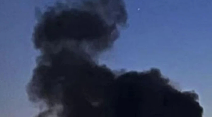 《乌克兰真理报》在报道此事时配图称，爆炸发生后，浓烟升入空中。