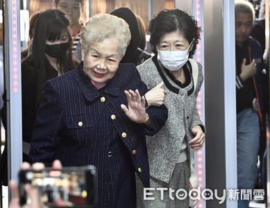 柯文哲遭押一年今獲交保！柯媽悲喜交加「又要拿7千萬」：心肝艱苦