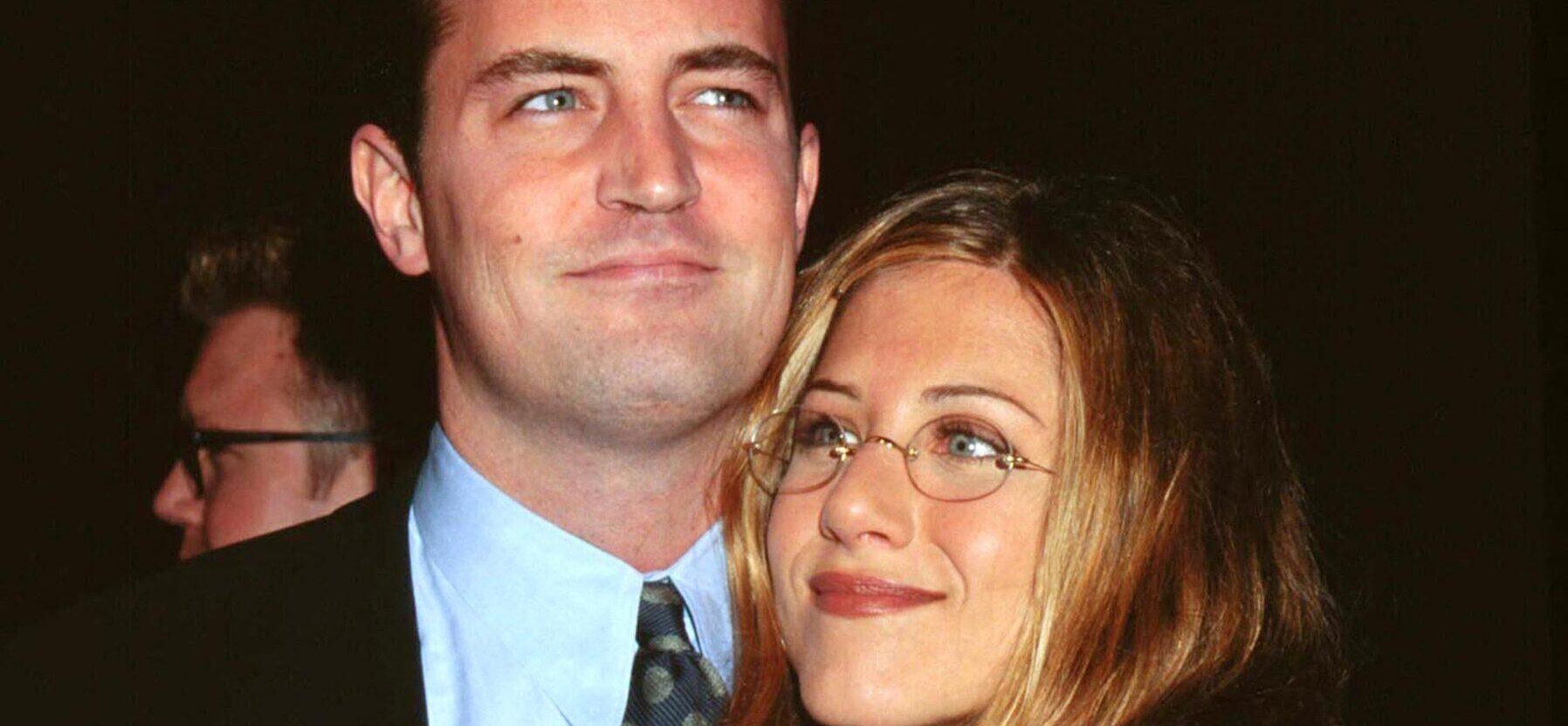 Jennifer Aniston and Matthew Perry hugging