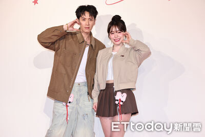 李多慧百褶裙搭NB鞋示範超甜開運穿搭　柯震東想找她當韓文家教