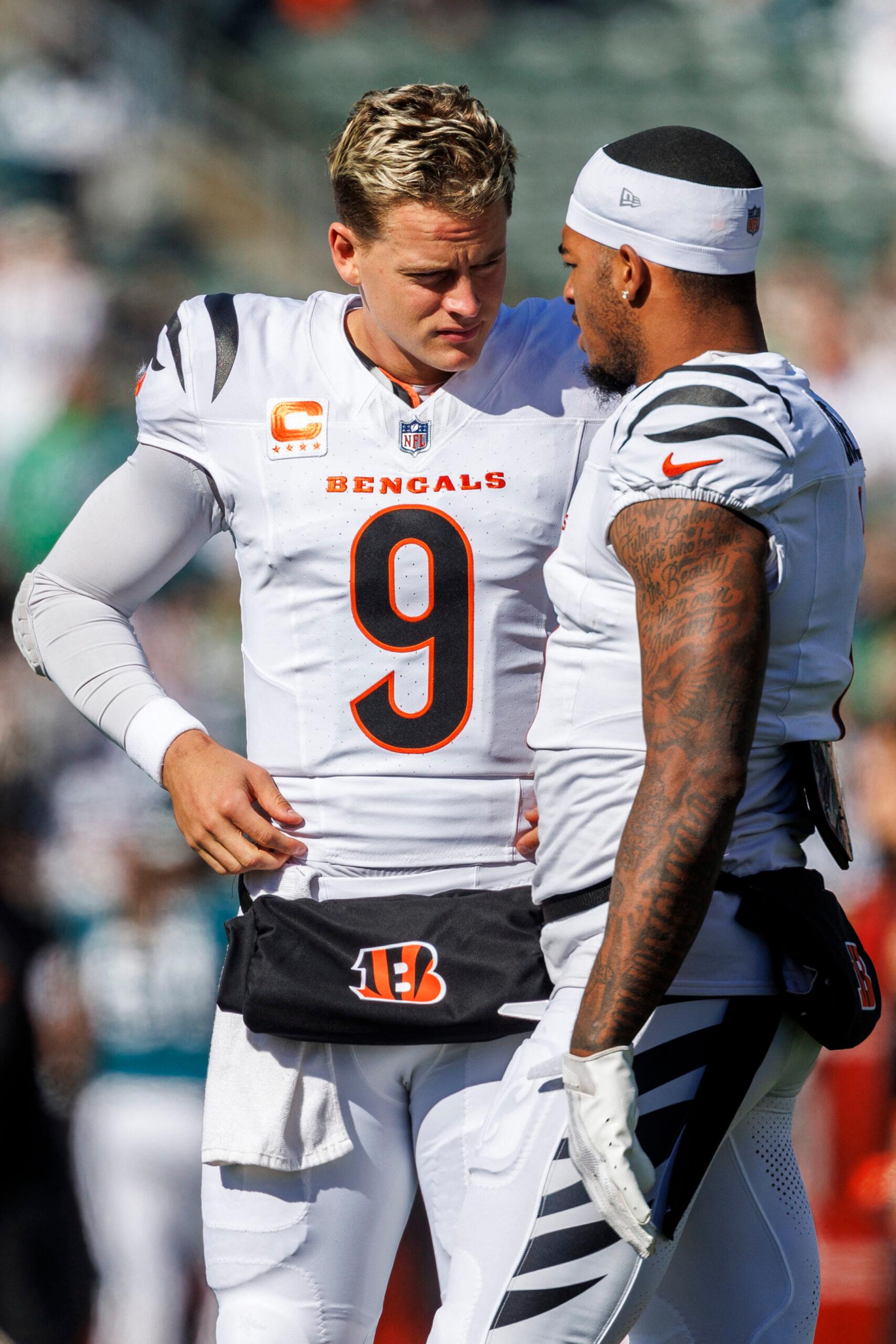 Joe Burrow and Ja'Marr Chase on the sidelines together.