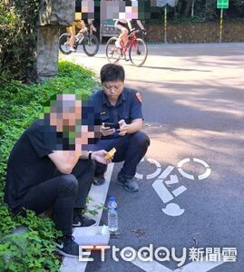 孝順男急趕回家顧失智母！山路低血糖摔車被壓　士林警及時救援