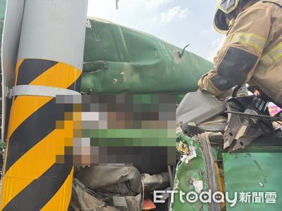 快訊／台南貨車撞電桿！女夾困副駕駛座一度命危　轉加護病房搶救中