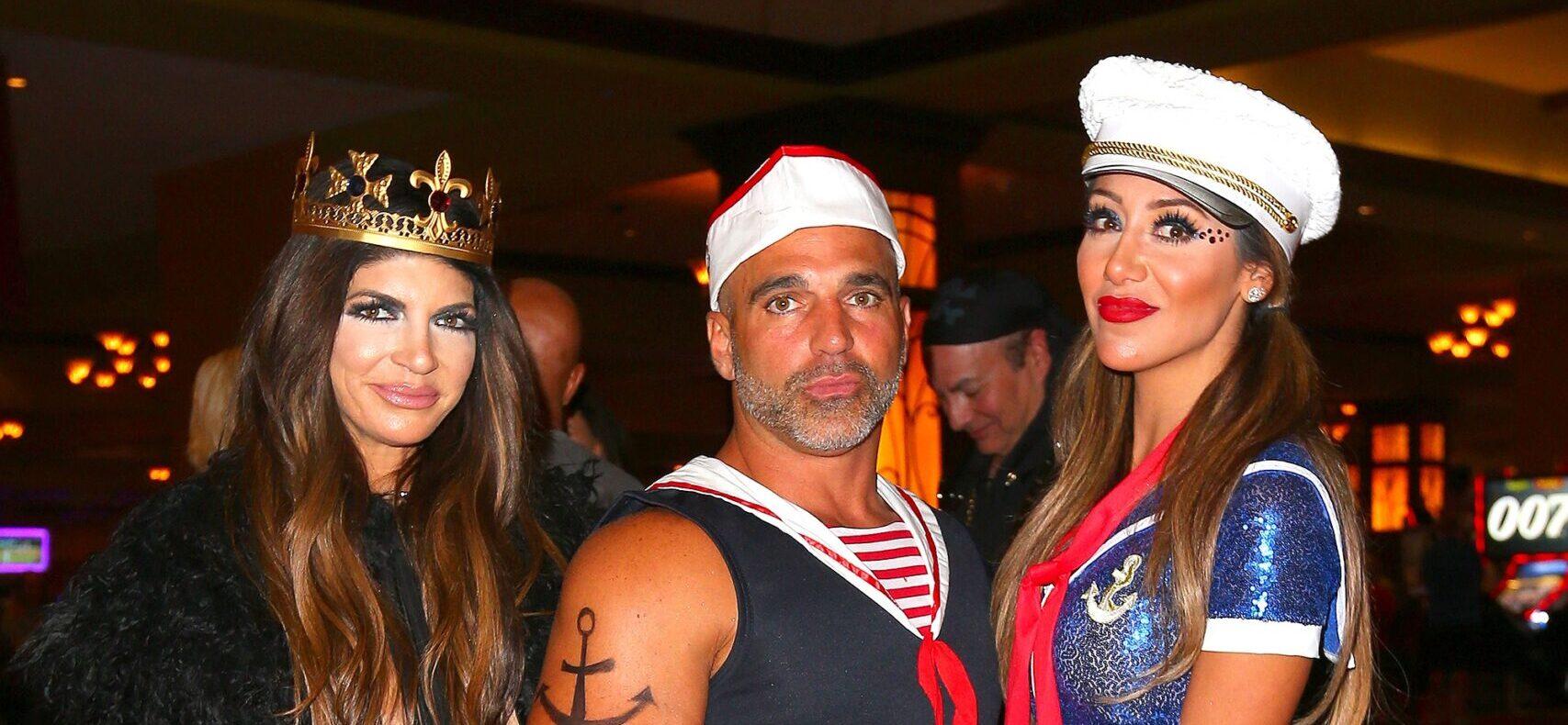 Teresa Giudice posing with sister-in-law and brother Melissa and Joe Gorga.