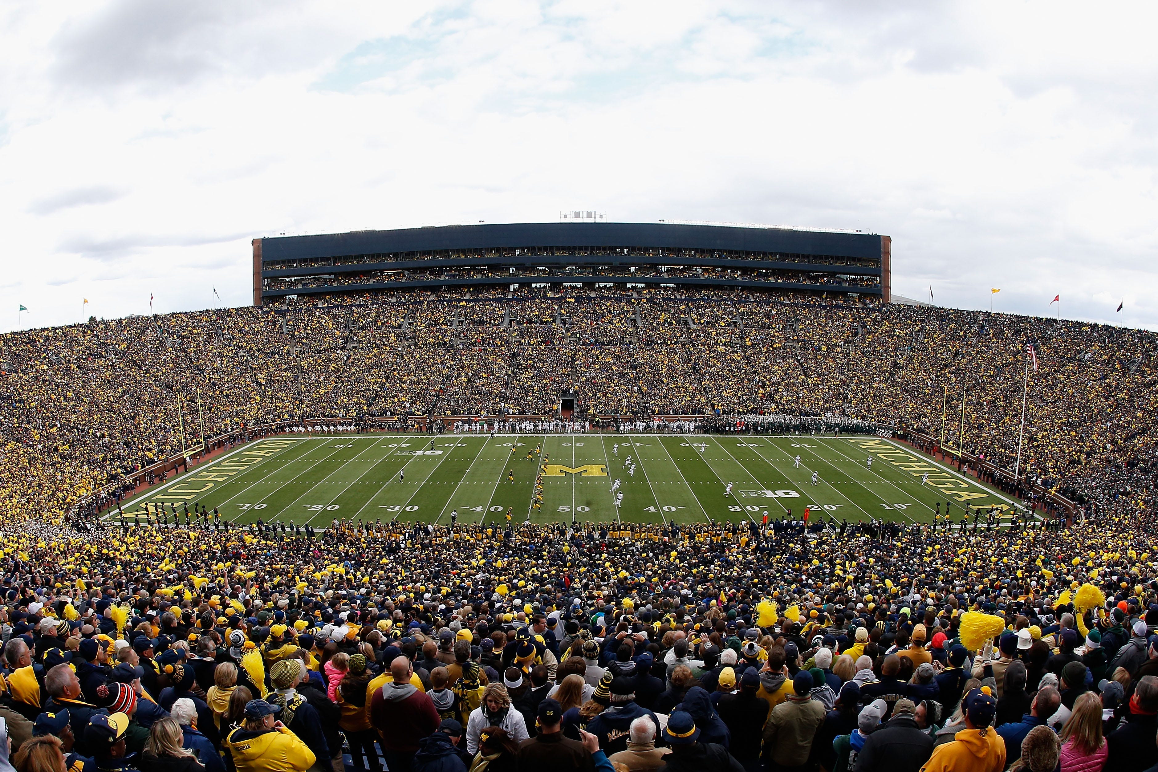ANN ARBOR, MI - OCTOBER 17: General view as the Michigan Wolverines kick off to the Michigan State Spartans during the first quarter of the college football game at Michigan Stadium on October 17, 2015 in Ann Arbor, Michigan. (Photo by Christian Petersen/Getty Images)