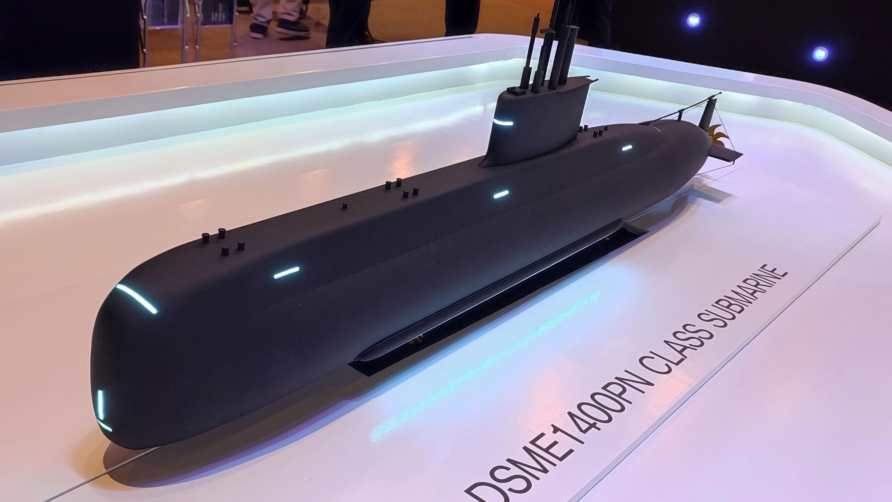 大宇造船海洋工程公司针对菲律宾军购展示的DSME 1400PN外贸潜艇模型