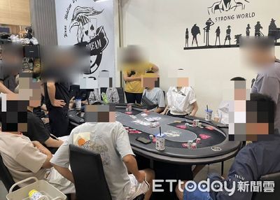 逢甲賭場被抄掉！美女荷官發牌ing遭24警衝場　賭客問：這局怎算