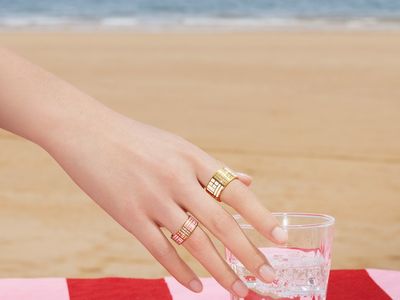 周大福喜氣金墜可開鎖　平安、守護寓意討喜