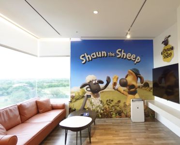 笑笑羊進駐台南安平成療癒新地標　有戶外裝置藝術、住主題房