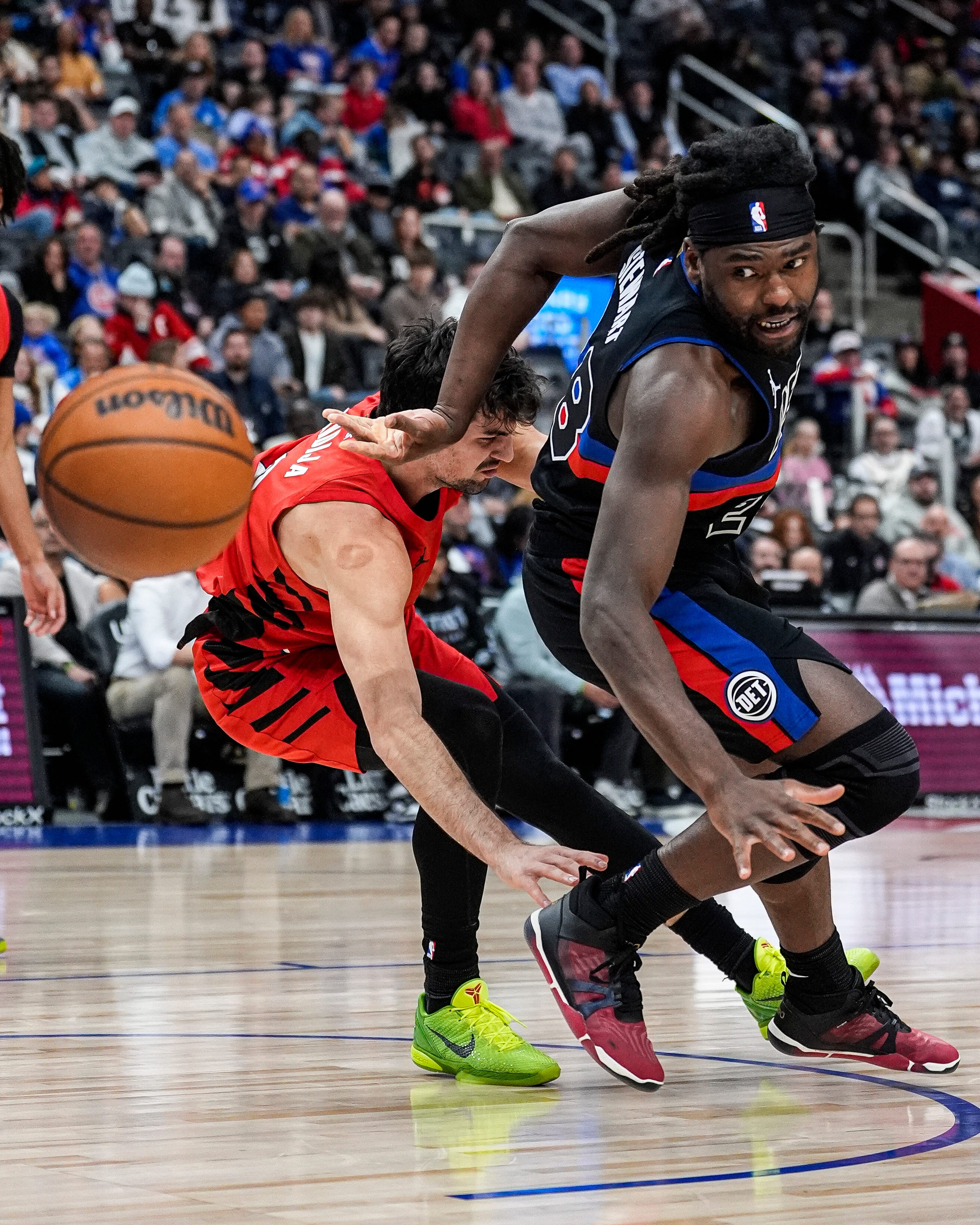 Detroit Pistons forward Isaiah Stewart (28) looks at the ball falls out of bound against Portland Trail Blazers during the first half at Little Caesars Arena in Detroit on Friday, Dec. 5, 2025.