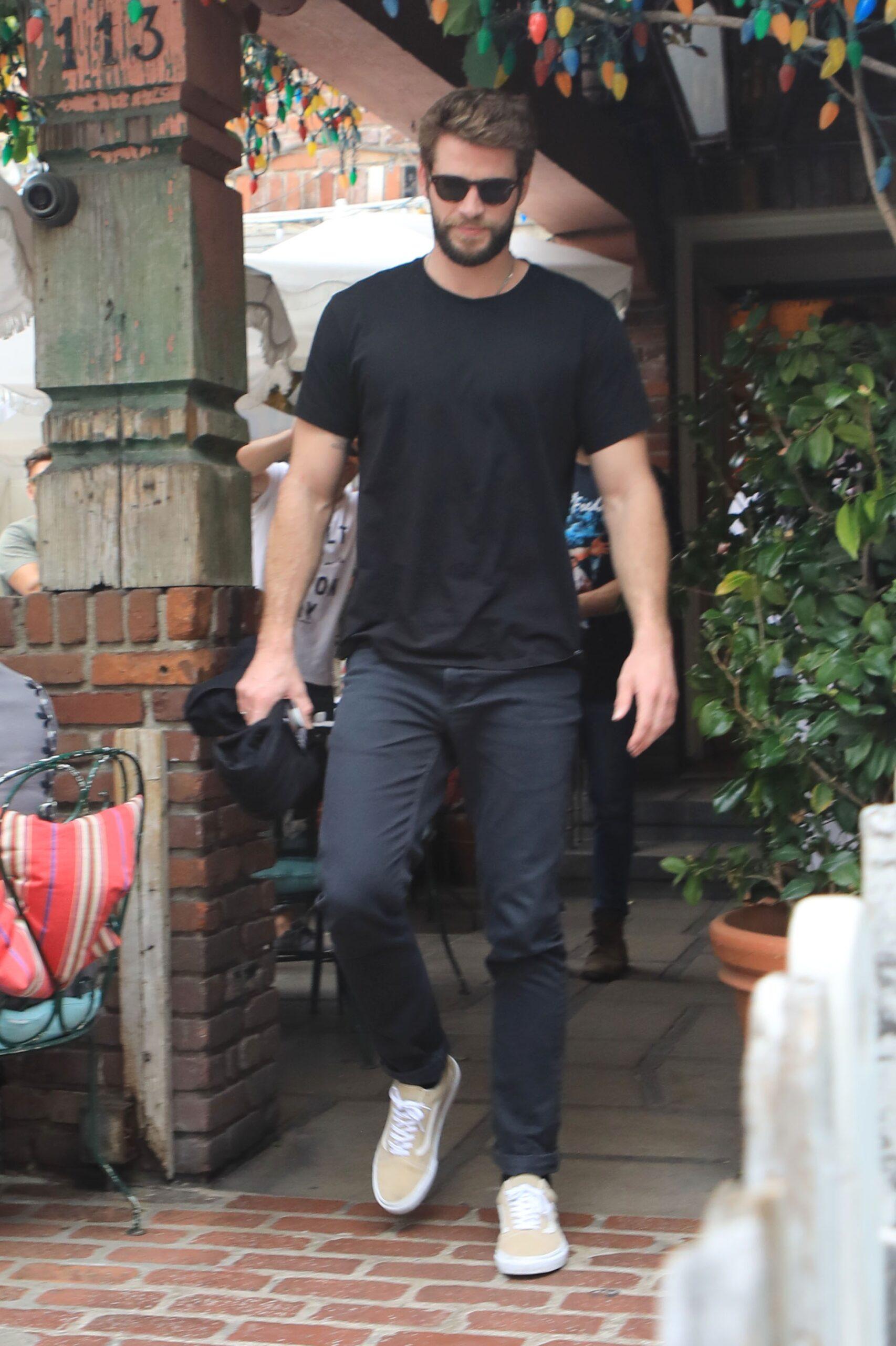 Liam Hemsworth and Gabriella Brooks lunch at the Ivy in West Hollywood