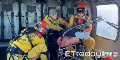 快訊／山友攀中雪山摔傷腳骨折　黑鷹直升機緊急吊掛送醫