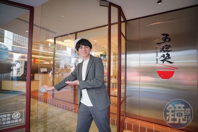 黃仁勳也來吃！台42年老店「二代不當歌手賣豬腳」長子接棒赴日展店