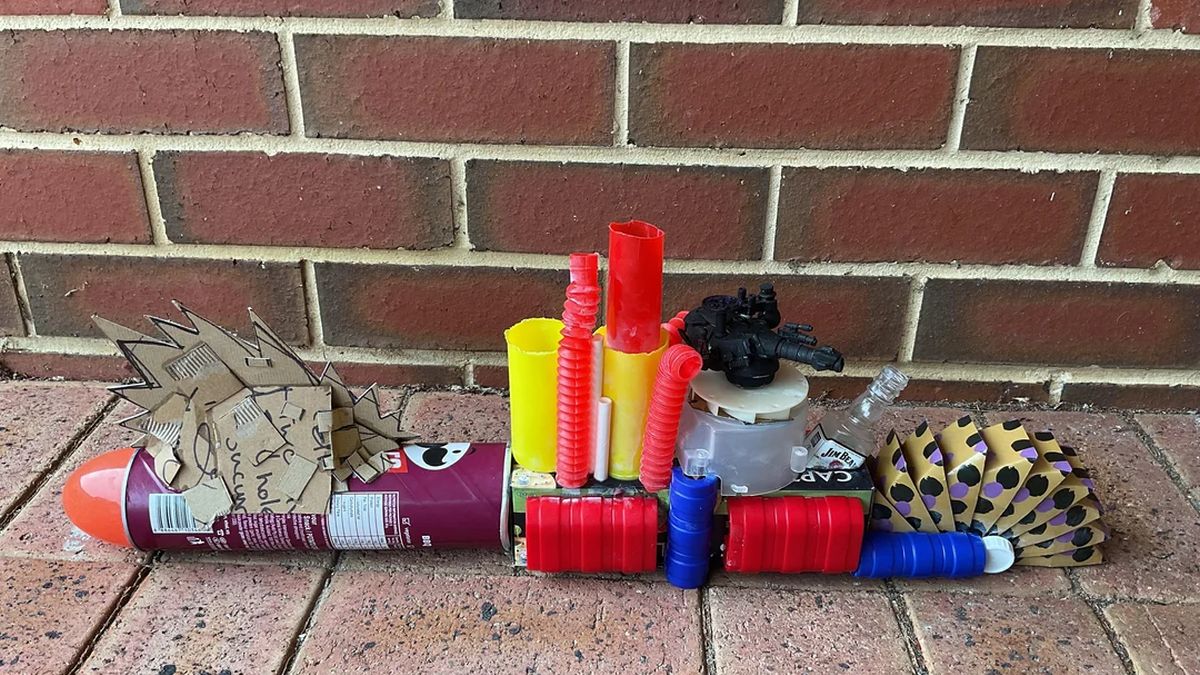 An ork submarine made out of recycled junk including a Pringles canister