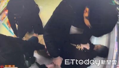苗栗街頭隨機攻擊！男持鐮刀砍傷婦人　再闖超商揮刀遭壓制