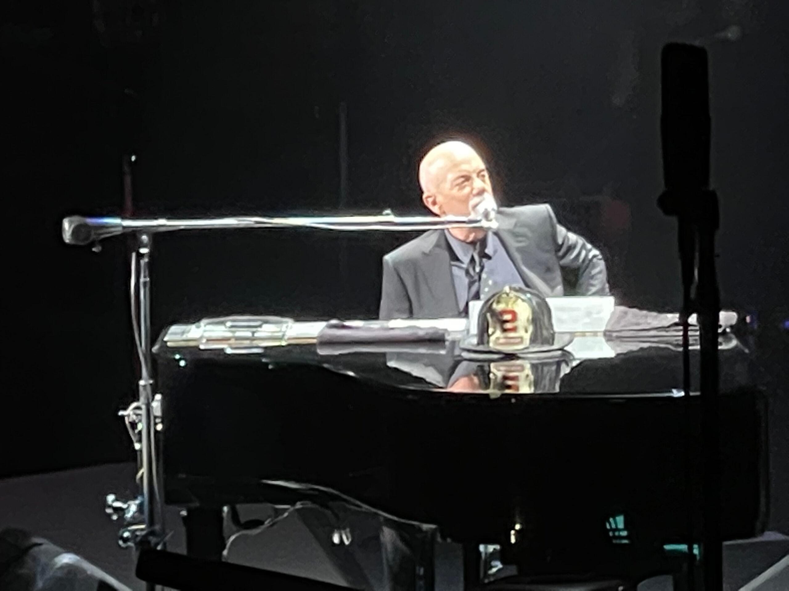 Billy Joel performs to sold out maskless crowd at 1st show in 21 months inside Madison Square Garden