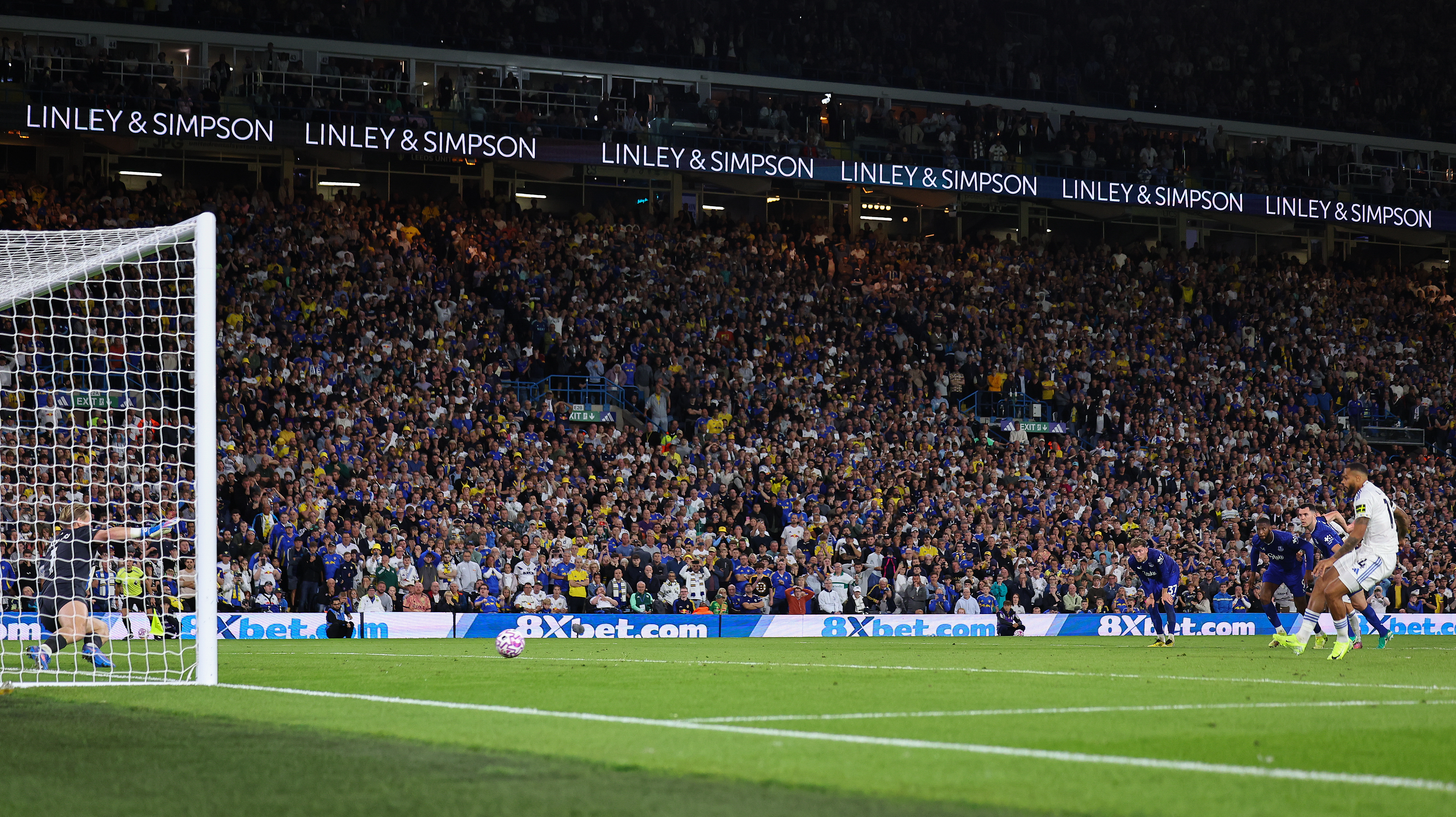 LEEDS, ENGLAND - AUGUST 18: Lukas Nmecha of Leeds United scores a goal to make it 1-0 during the Premier League match between Leeds United and Everton at Elland Road on August 18, 2025 in Leeds, England. (Photo by Robbie Jay Barratt - AMA/Getty Images)