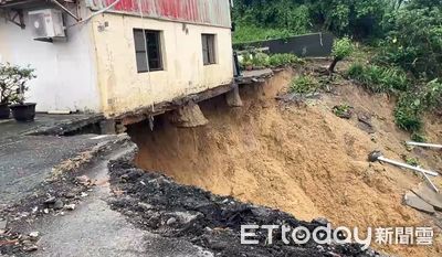 驚悚！柳營土石流民宅地基掏空　深夜巨響「鐵厝車庫整個消失」