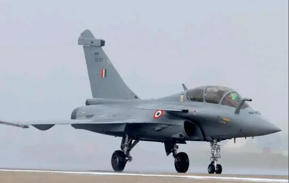 印度空军在去年&ldquo;五七&rdquo;空战中损失惨重，也促使印度寻求性能更先进的飞机。