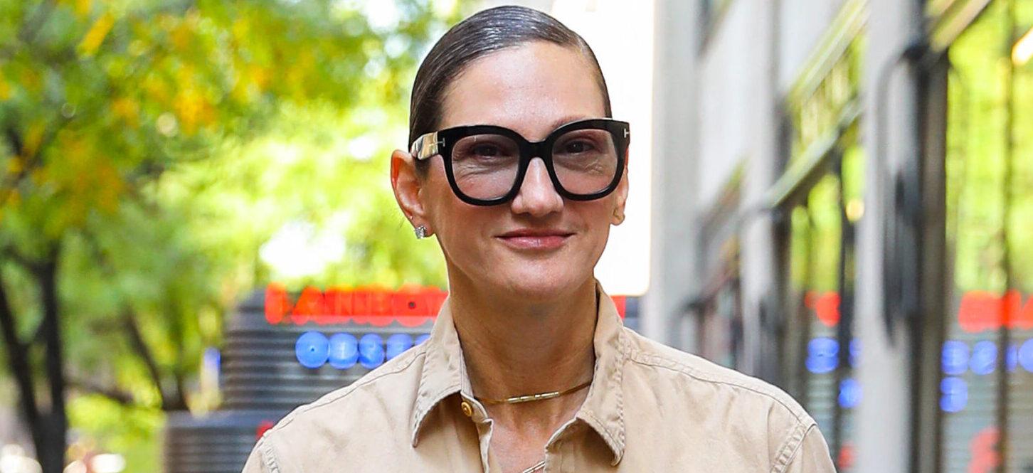 Jenna Lyons is all smiling while walking around in NYC on Oct 02, 2019