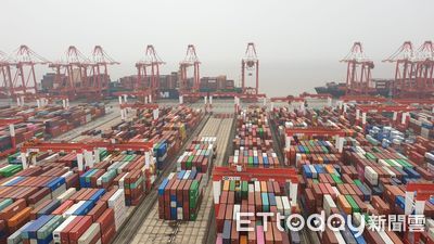 中貿易順差首破兆美元　謝金河示警「內捲全球化2026年大事」